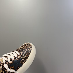 GGDB slippers