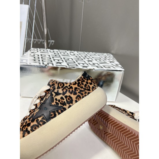 GGDB slippers
