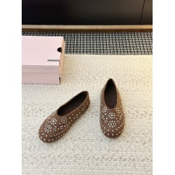 GGDB slippers