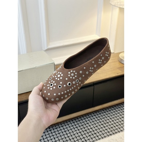 GGDB slippers