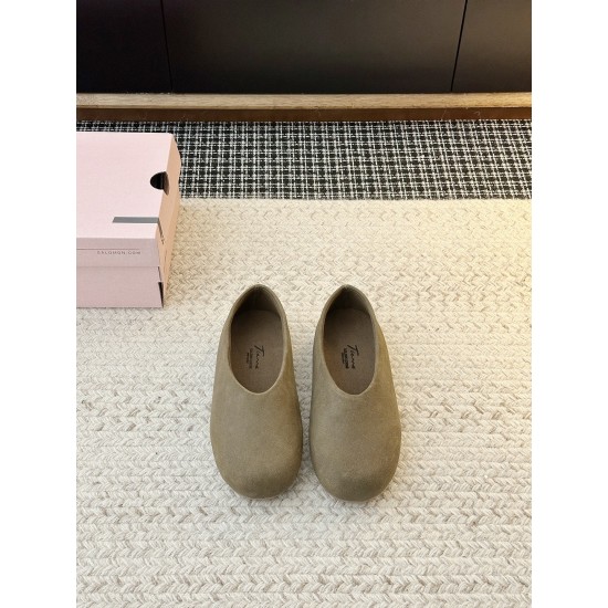 GGDB slippers