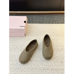 GGDB slippers
