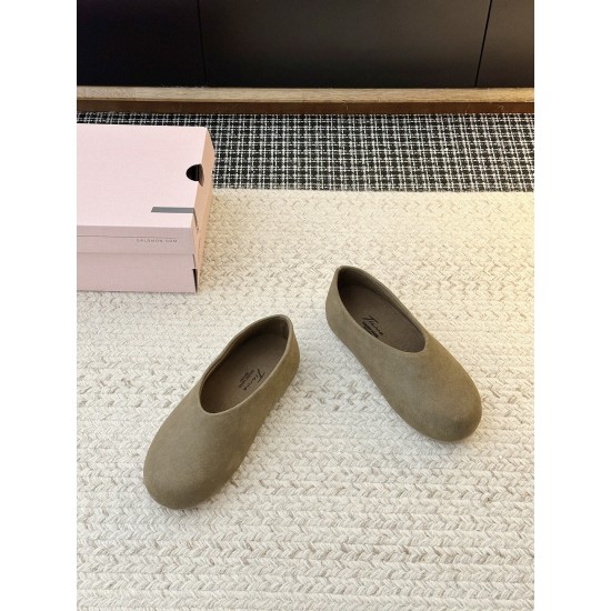 GGDB slippers