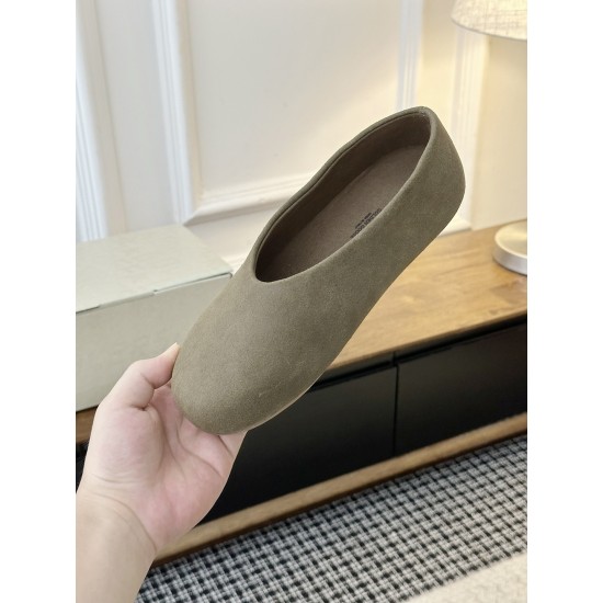 GGDB slippers