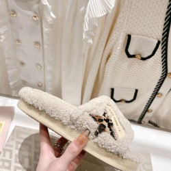 GGDB slippers