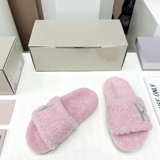 GGDB slippers