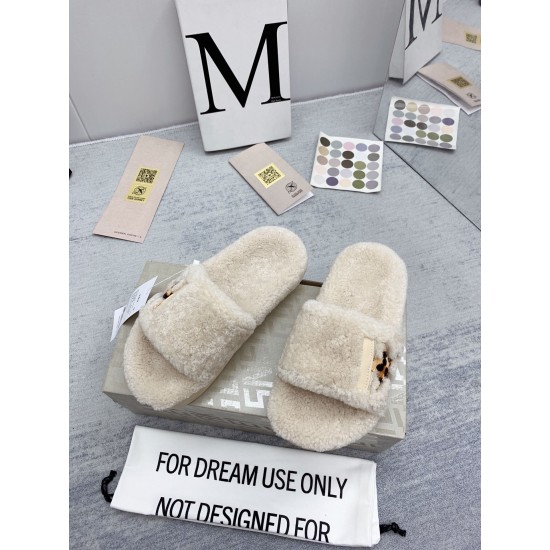 GGDB slippers