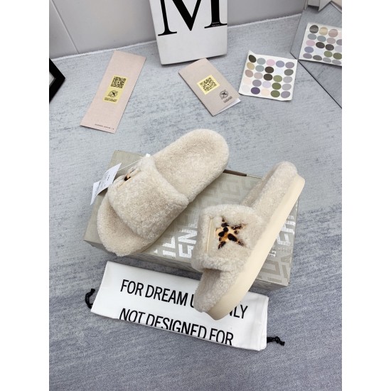 GGDB slippers