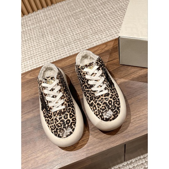 GGDB slippers