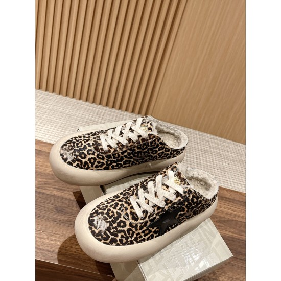 GGDB slippers