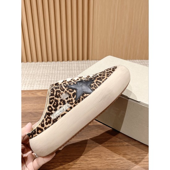GGDB slippers