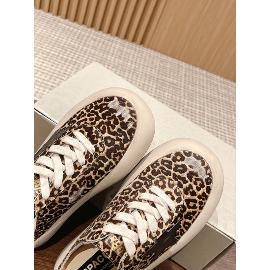 GGDB slippers