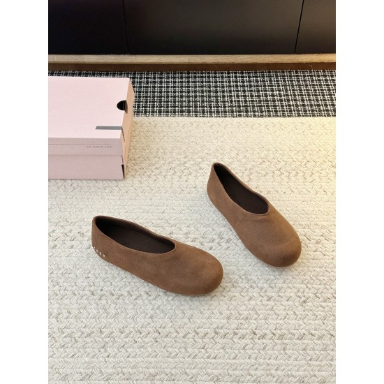 GGDB slippers
