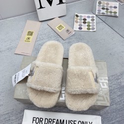 GGDB slippers