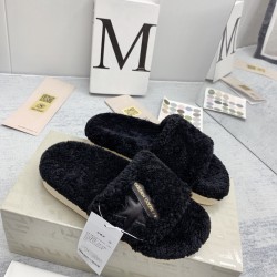 GGDB slippers