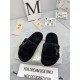 GGDB slippers