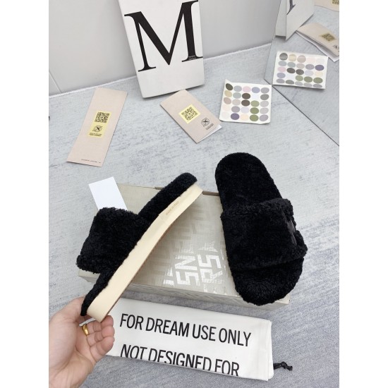 GGDB slippers