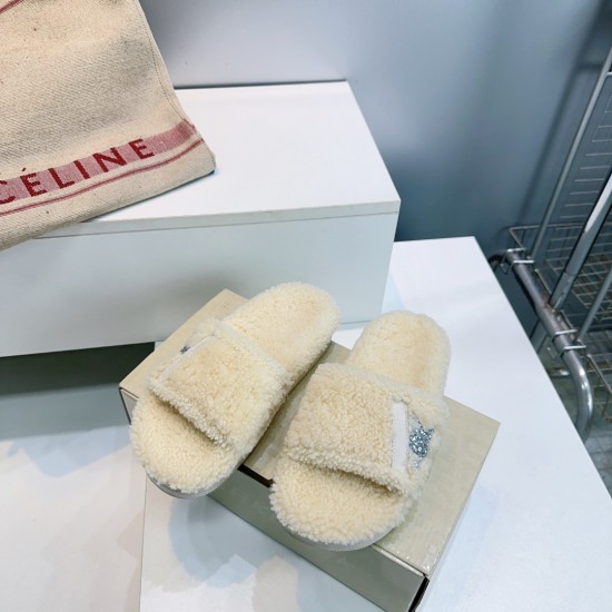 GGDB slippers