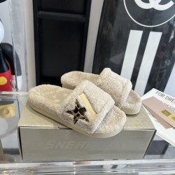 GGDB slippers