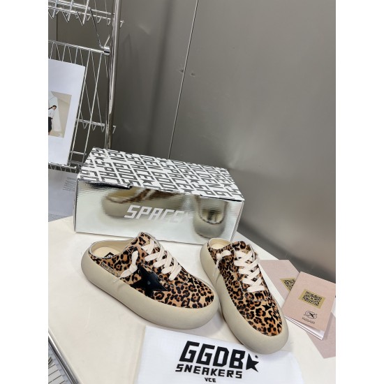 GGDB slippers