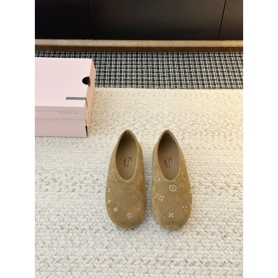GGDB slippers