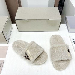 GGDB slippers