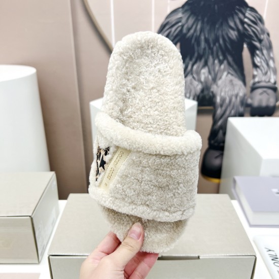 GGDB slippers