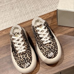 GGDB slippers