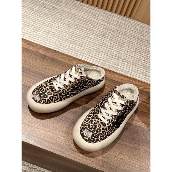 GGDB slippers