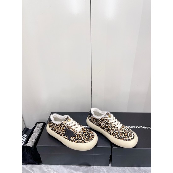 GGDB slippers