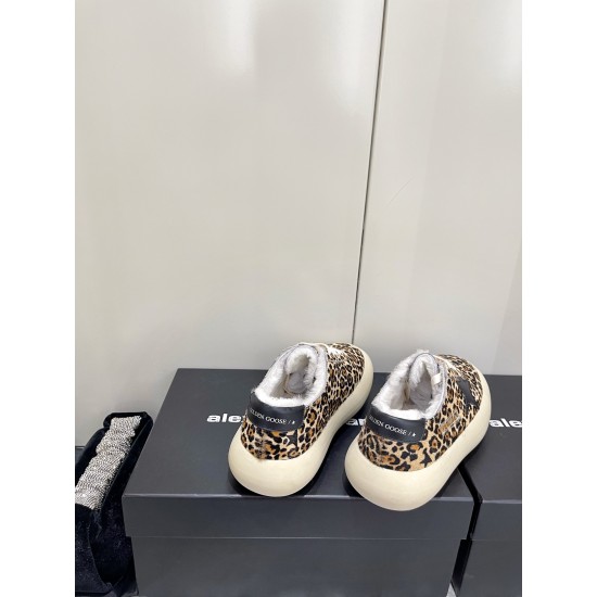 GGDB slippers