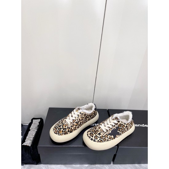 GGDB slippers