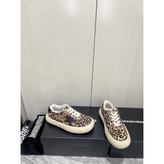 GGDB slippers