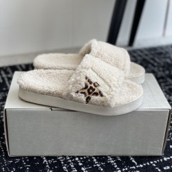 GGDB slippers
