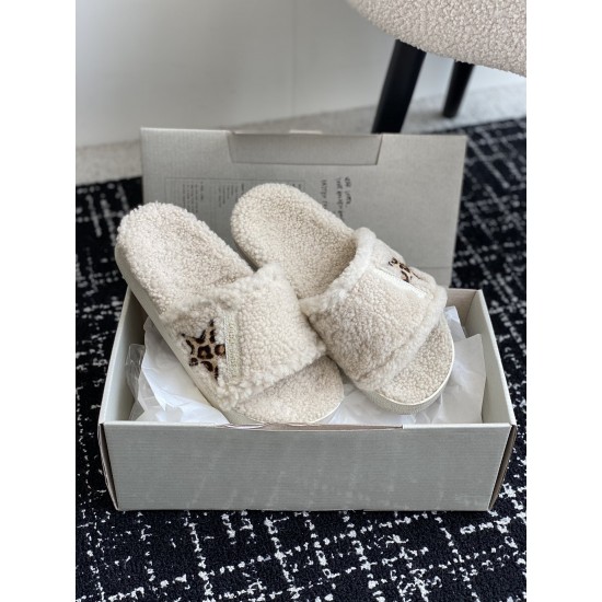 GGDB slippers