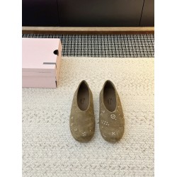 GGDB slippers