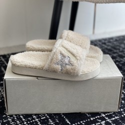 GGDB slippers