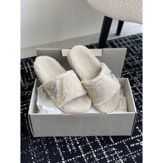 GGDB slippers