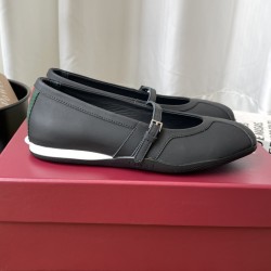 Gucci Fashion shoes Top Quality
Women 35-41
