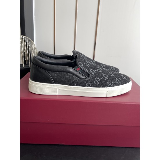 Gucci Skate Shoes Top Quality
Women 35-41
men 3-45