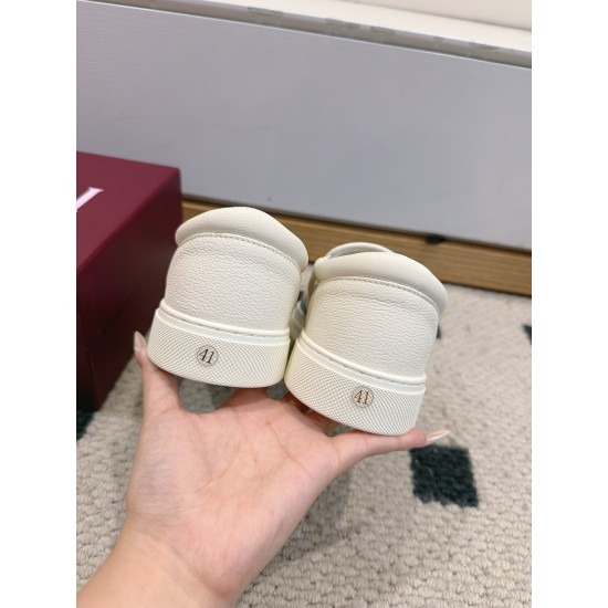 Gucci Skate Shoes Top Quality
Women 35-41
men 3-45