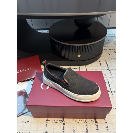 Gucci Skate Shoes Top Quality
Women 35-41
men 3-45