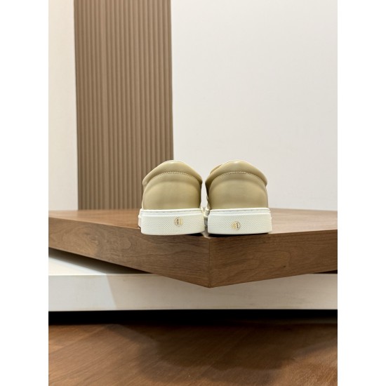 Gucci Skate Shoes Top Quality
Women 35-41
men 3-45