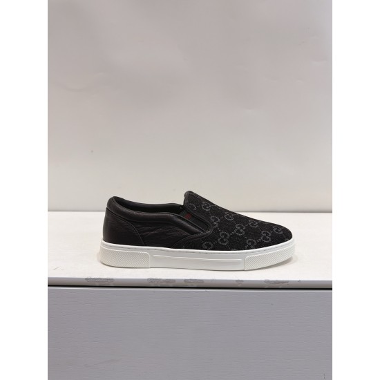 Gucci Skate Shoes Top Quality
Women 35-41
men 3-45