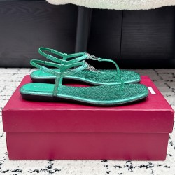 Gucci slippers