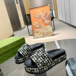 Gucci slippers