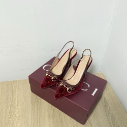 Gucci slippers