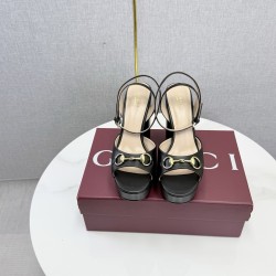 Gucci slippers