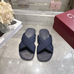 Gucci slippers