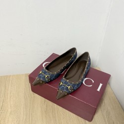 Gucci slippers